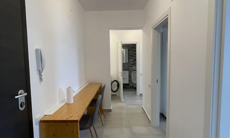Baneasa - Sisesti, apartament 2 camere in bloc, decomandat, etaj 4/5