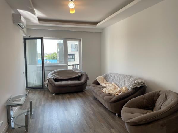 Baneasa - Sisesti, apartament 2 camere in bloc, decomandat, etaj 4/5