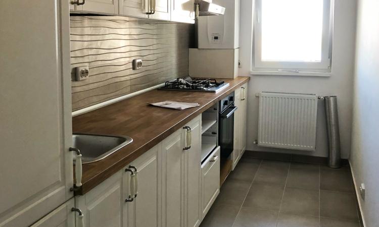 Baneasa - Sisesti, apartament 2 camere in bloc, decomandat, etaj 4/5