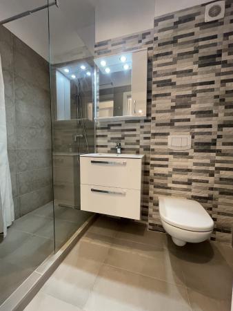 Baneasa - Sisesti, apartament 2 camere in bloc, decomandat, etaj 4/5