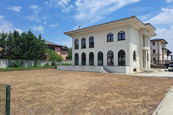 Baneasa - Sisesti, vila S+P+1E+M, 9 camere, suprafata utila 516 mp