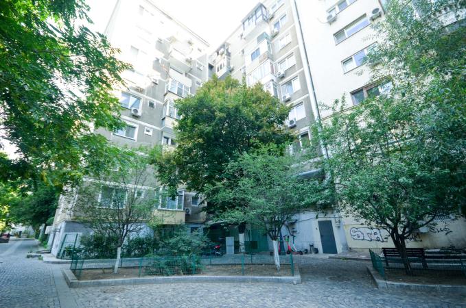 Unirii - Hanul lui Manuc - I.C.Bratianu - 2 camere - nemobilat