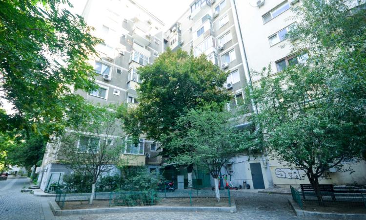 Unirii - Hanul lui Manuc - I.C.Bratianu - 2 camere - nemobilat