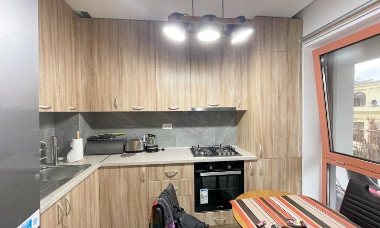 Panduri - Petre Lintes, apartament 2 camere in bloc, decomandat, etaj 1/5