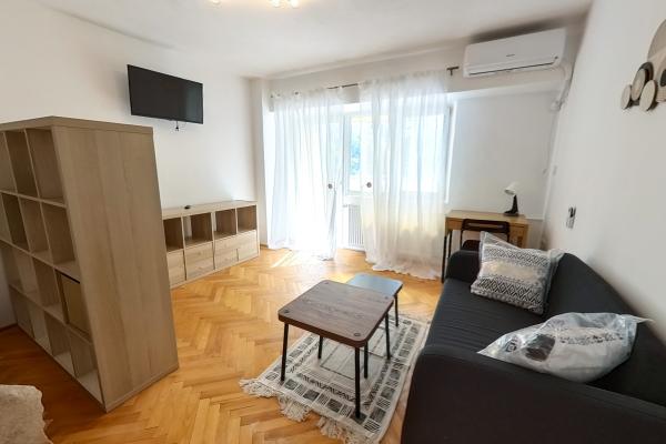 Unirii - Nerva Traian - garsoniera - mobilata/utilata- totul nou