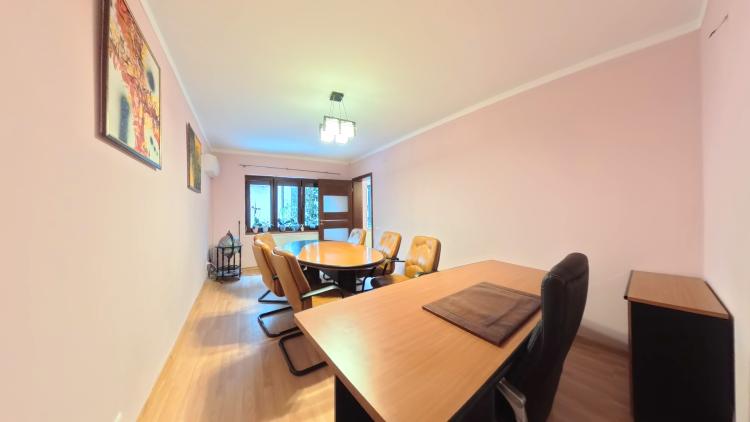 Unirii - Parcul Carol - Str Gramont - Birouri - 5 camere - mobilate/utilate- centrala proprie