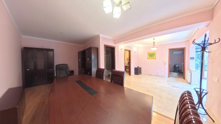 Unirii - Parcul Carol - Str Gramont - Birouri - 5 camere - mobilate/utilate- centrala proprie