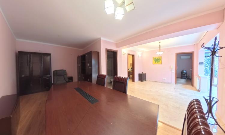 Unirii - Parcul Carol - Str Gramont - Birouri - 5 camere - mobilate/utilate- centrala proprie
