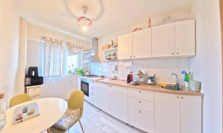 Unirii - Parcul Carol - Str Gramont - Birouri - 5 camere - mobilate/utilate- centrala proprie