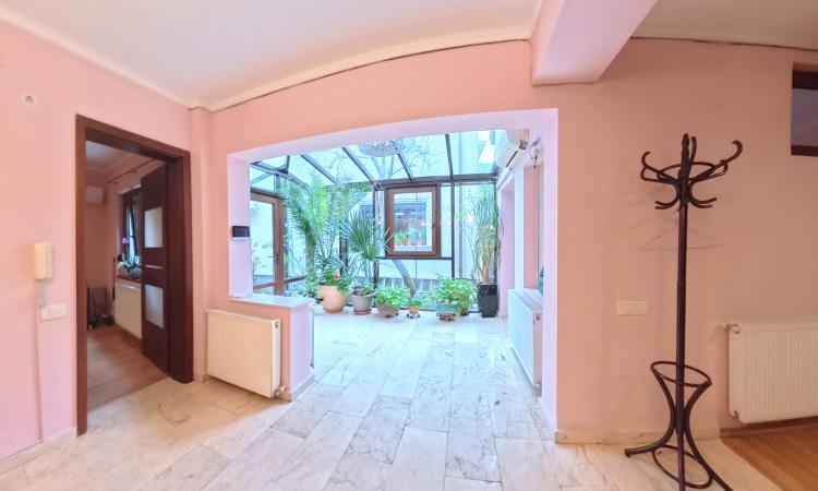 Unirii - Parcul Carol - Str Gramont - Birouri - 5 camere - mobilate/utilate- centrala proprie