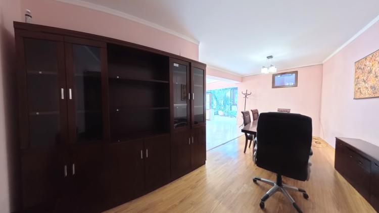 Unirii - Parcul Carol - Str Gramont - Birouri - 5 camere - mobilate/utilate- centrala proprie