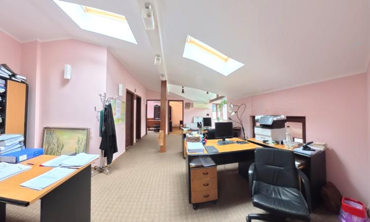 Unirii - Parcul Carol - Str Gramont - Birouri - 5 camere - mobilate/utilate- centrala proprie