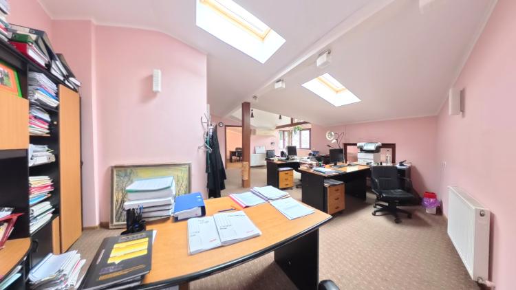 Unirii - Parcul Carol - Str Gramont - Birouri - 5 camere - mobilate/utilate- centrala proprie