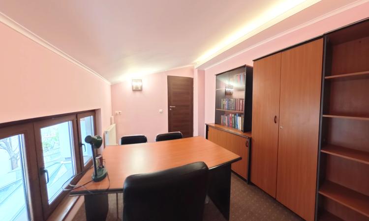 Unirii - Parcul Carol - Str Gramont - Birouri - 5 camere - mobilate/utilate- centrala proprie