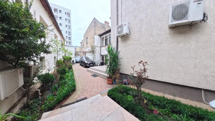 Unirii - Parcul Carol - Str Gramont - Birouri - 5 camere - mobilate/utilate- centrala proprie