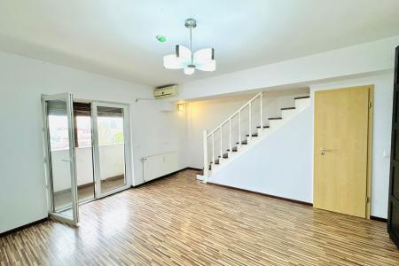 Duplex cu 4 camere si vedere la lac cu loc de parcare Damaroaia