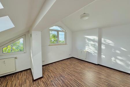 Duplex cu 4 camere si vedere la lac cu loc de parcare Damaroaia