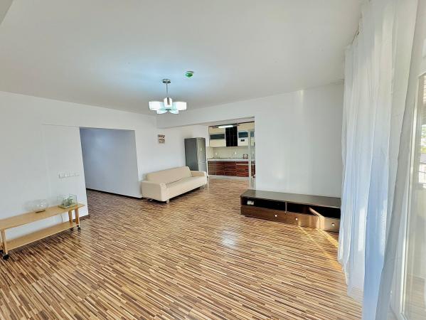 Duplex cu 4 camere si vedere la lac cu loc de parcare Damaroaia