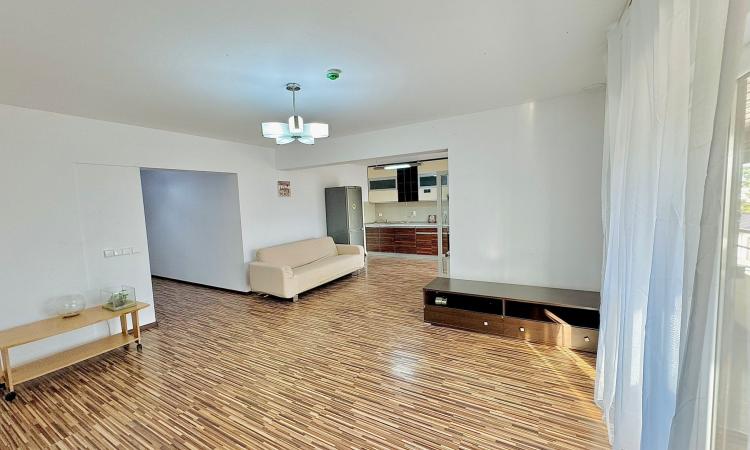 Duplex cu 4 camere si vedere la lac cu loc de parcare Damaroaia