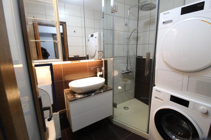 Calea Calarasilor - Piata Muncii - studio ultramodern-bloc mixt