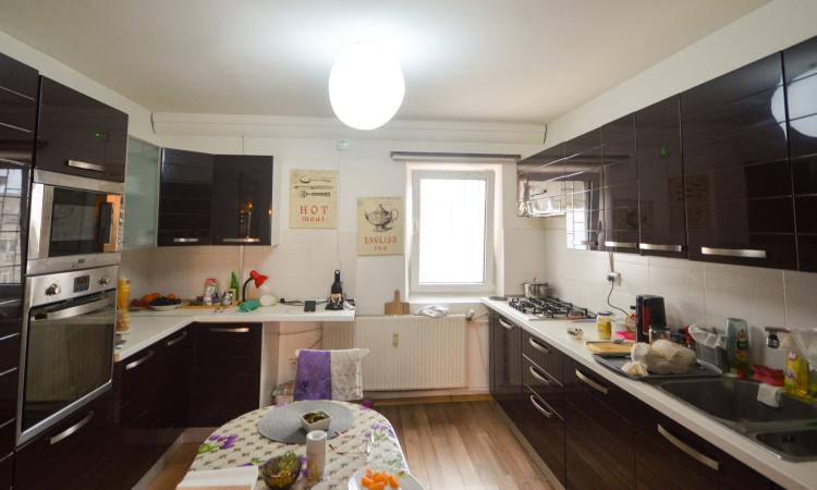 Unirii - Piata Alba Iulia - Decebal - 3 camere renovat - SUT 103MP