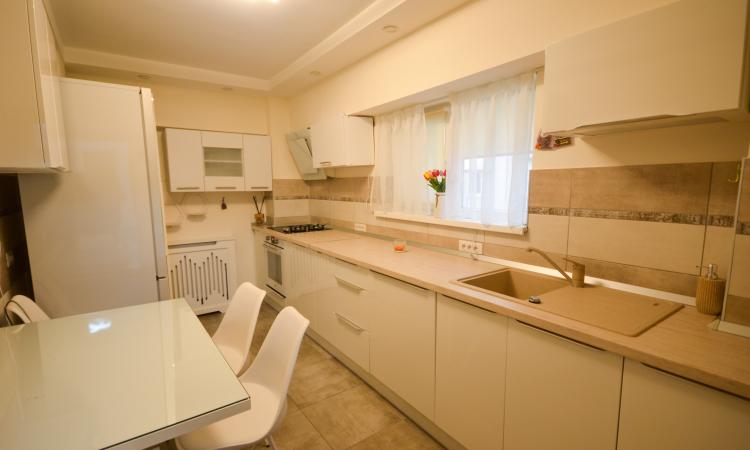 Unirii - Fantani - Mitopolie - 3 camere renovat, mobilat, utilat - SUT 83MP