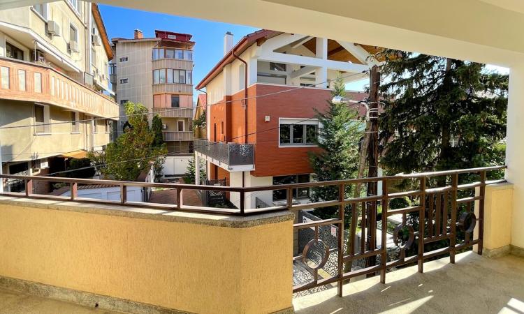 Inchiriere vila - Aviatiei, str. Maguricea