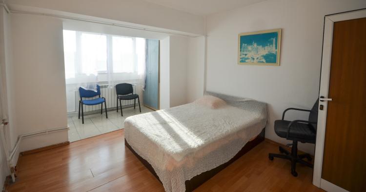 Unirii - Decebal - 3 camere - etj 8