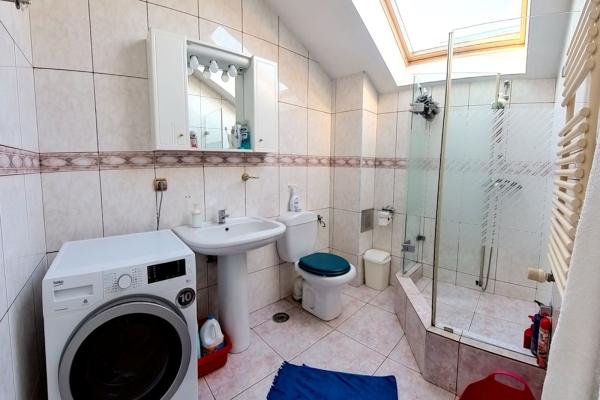 Vila deosebita pe Malul Lacului Grivita – Confort si Eleganta!