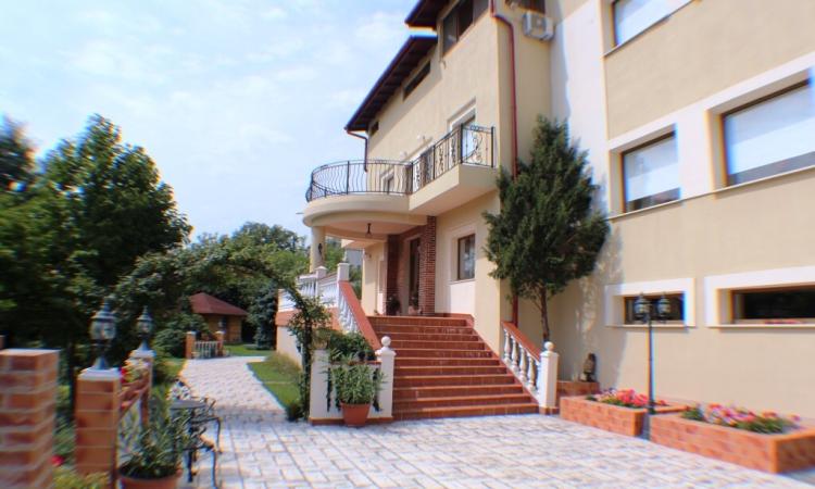 Baneasa - Antena 1, vila D+P+1E+M, 11 camere
