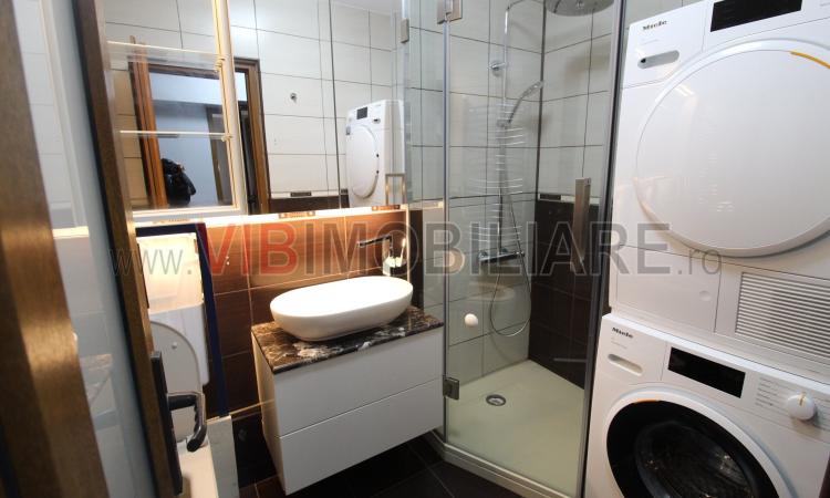 Calea Calarasilor-metrou Piata Muncii-studio superb-prima inchiriere