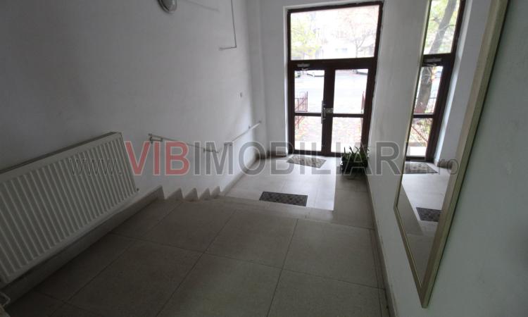 Calea Calarasilor-metrou Piata Muncii-studio superb-prima inchiriere