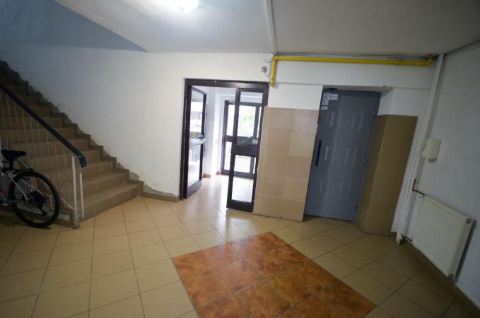 Calea Calarasilor - Piata Muncii - Delea Veche - 4 camere decomandat