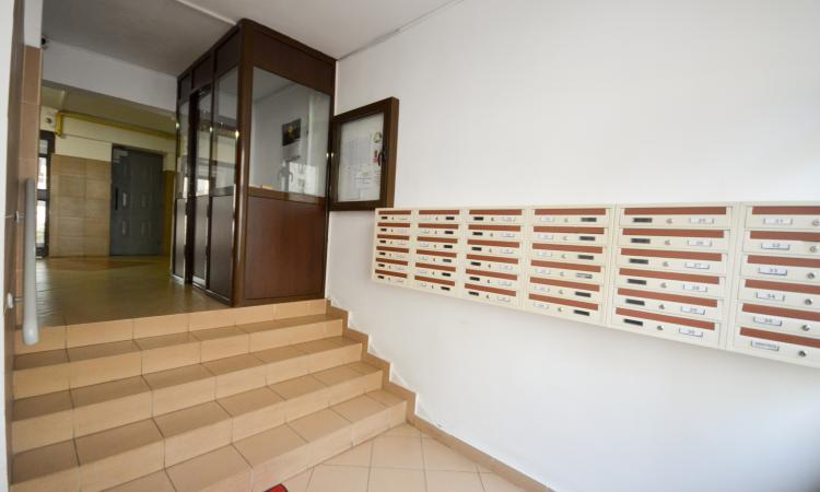 Calea Calarasilor - Piata Muncii - Delea Veche - 4 camere decomandat