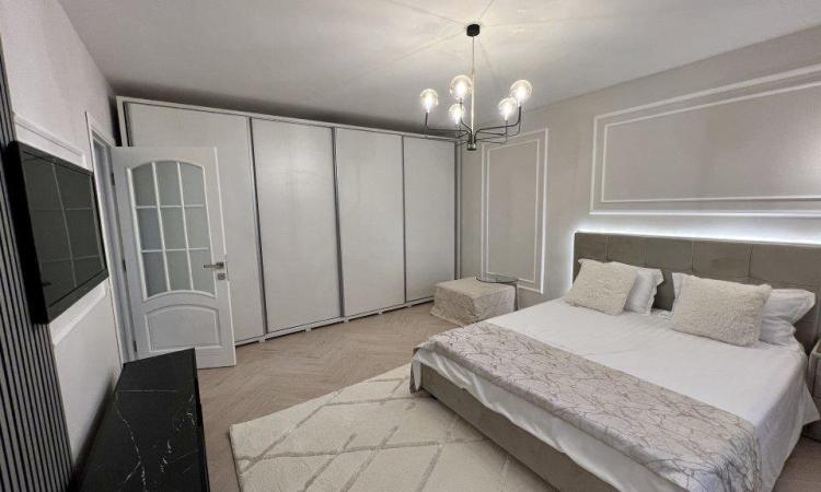 Studio ultramodern-Bld. Decebal-Piata Alba Iulia-bloc mixt-metrou Muncii