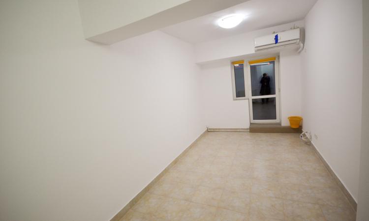 Unirii - Piata Alba Iulia - Garsoniera - SUT 39MP - nemobilata
