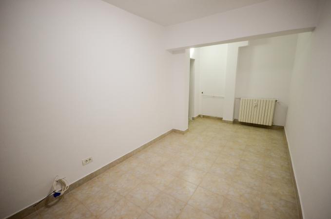 Unirii - Piata Alba Iulia - Garsoniera - SUT 39MP - nemobilata