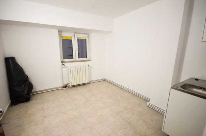 Unirii - Piata Alba Iulia - Garsoniera - SUT 39MP - nemobilata