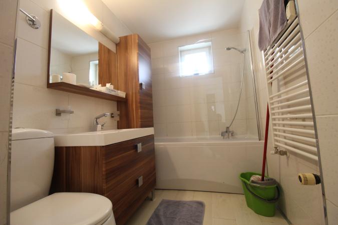 Calea Calarasilor-complet renovat-loc de parcare