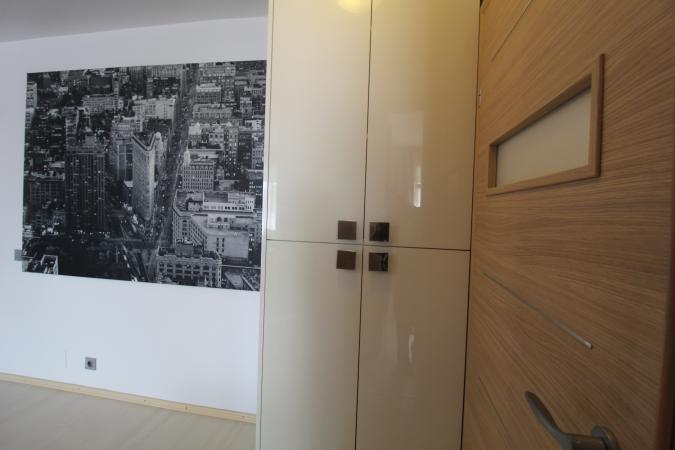 Calea Calarasilor-complet renovat-loc de parcare