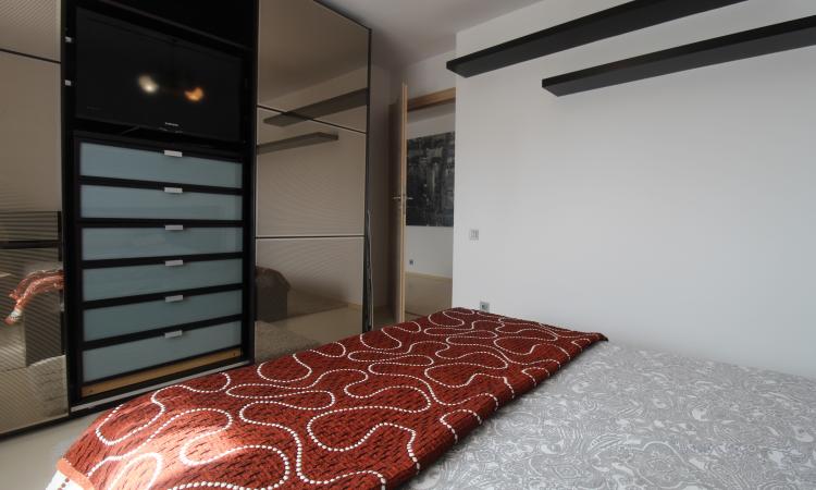 Calea Calarasilor-complet renovat-loc de parcare