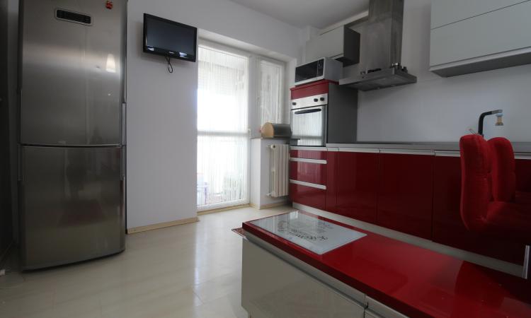Calea Calarasilor-complet renovat-loc de parcare