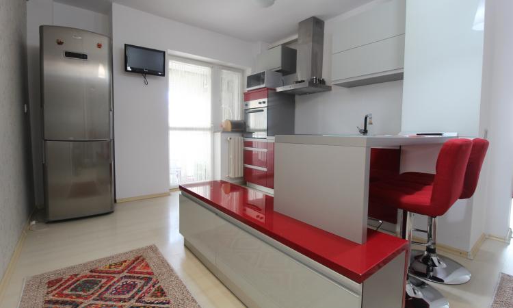 Calea Calarasilor-complet renovat-loc de parcare
