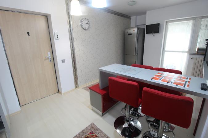 Calea Calarasilor-complet renovat-loc de parcare