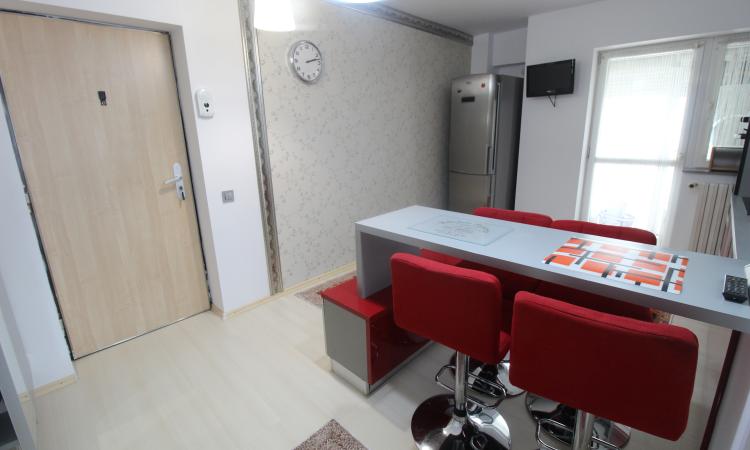 Calea Calarasilor-complet renovat-loc de parcare