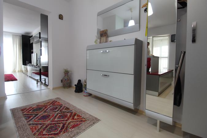 Calea Calarasilor-complet renovat-loc de parcare