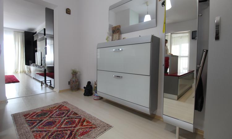 Calea Calarasilor-complet renovat-loc de parcare