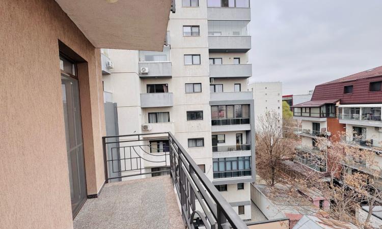 Bloc Nou - Decebal - Alba Iulia - 3 Camere - Parcare - Metrou