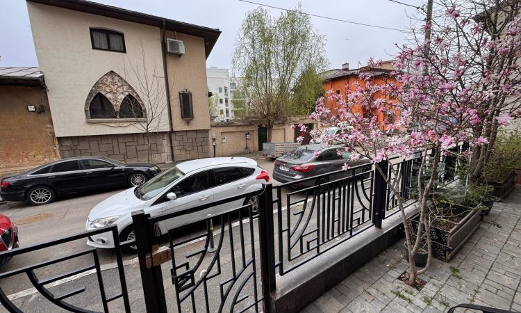 Bloc Nou - Decebal - Alba Iulia - 3 Camere - Parcare - Metrou