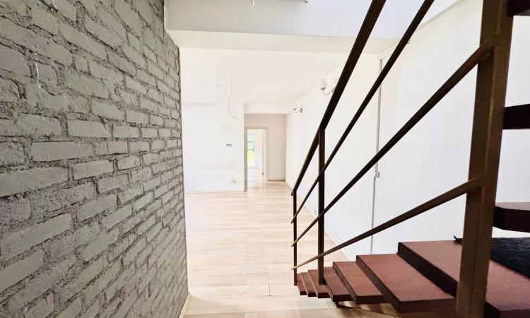 Casa - Firma - Birouri - Rond Alba Iulia- Calea Calarasi -